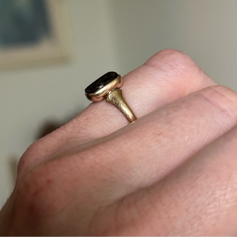 Antique Victorian 10k Gold and Sard Carved Intaglio Signet Ring 6.25 - Picture 7 of 15